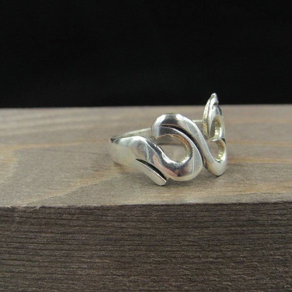 Size 7 Sterling Silver Odd Design Symbol Band Ring - Picture 3 of 7
